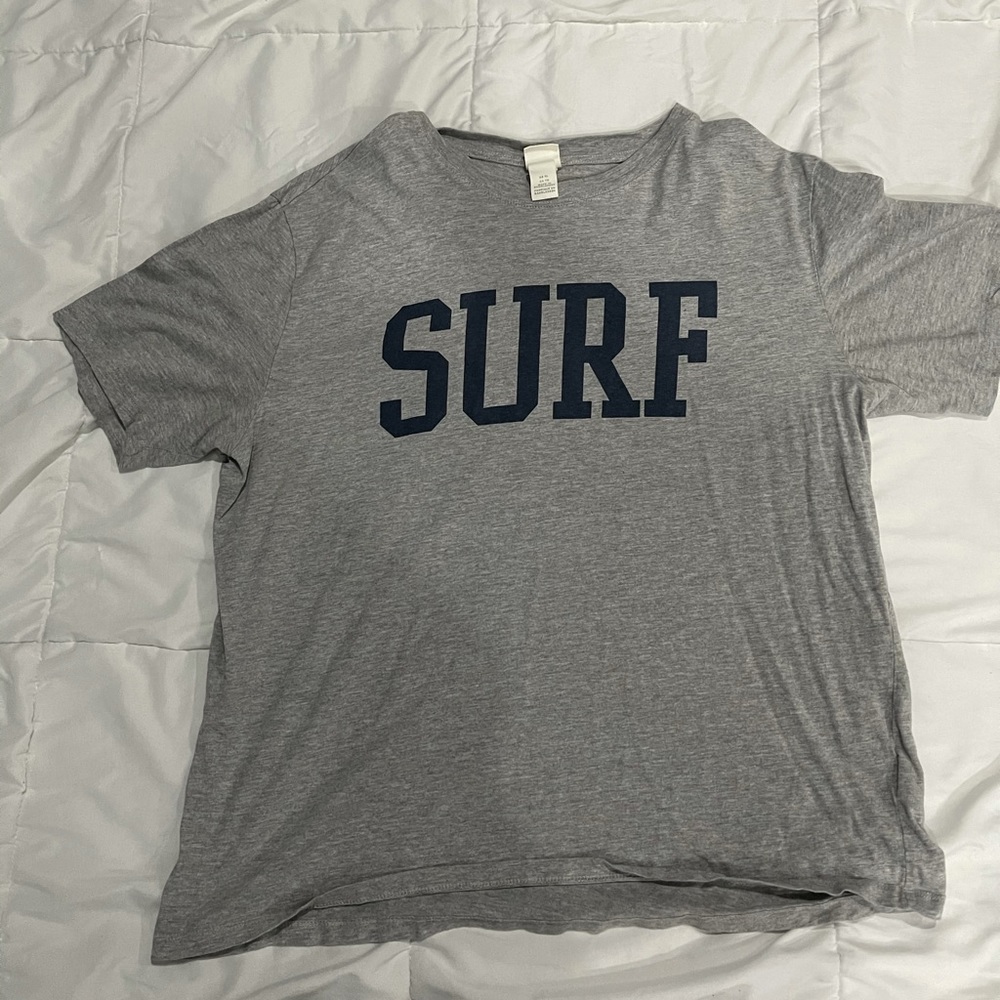 Grey t-shirt